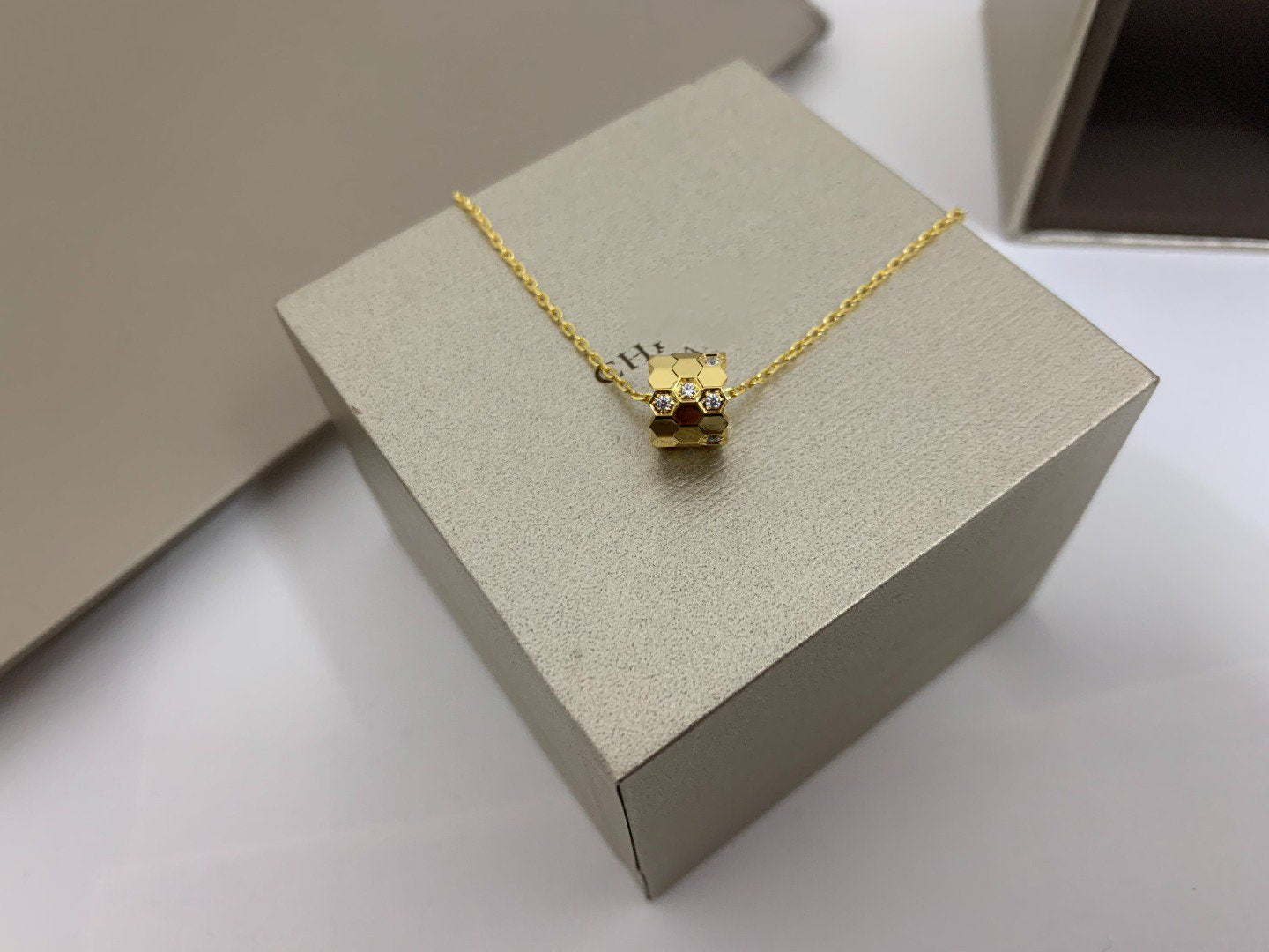 [Dawnora Jewelry]BEE LOVE DIAMOND NECKLACE