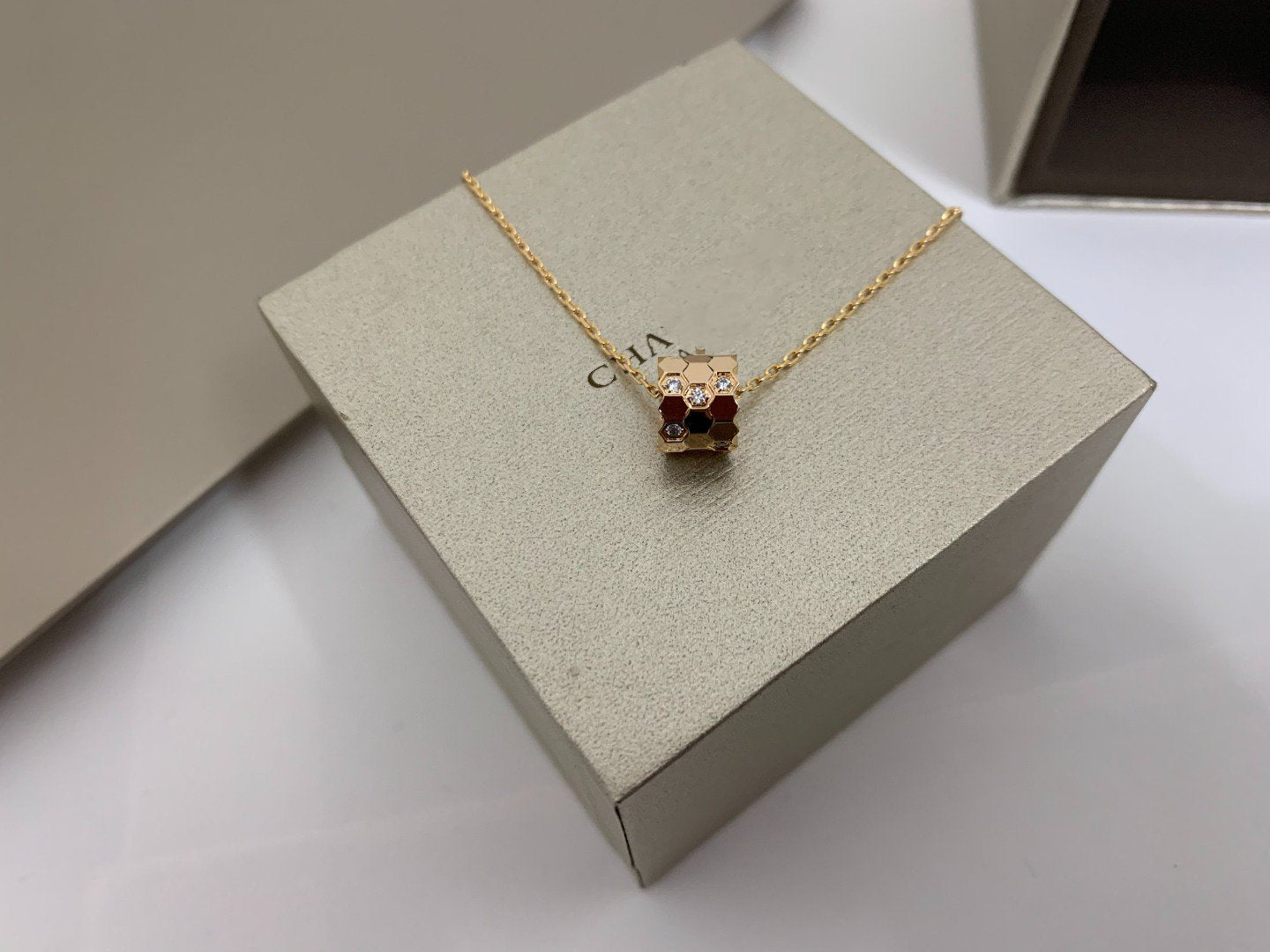 [Dawnora Jewelry]BEE LOVE DIAMOND NECKLACE