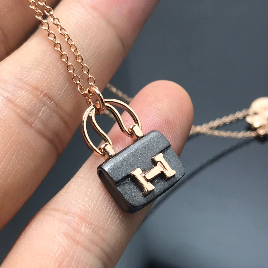 [Dawnora Jewelry]WOMEN'S HM AMULETTES CONSTANCE PENDANT NECKLACE