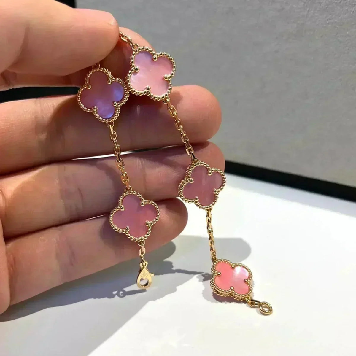 [Dawnora Jewelry] CLOVER 5 MOTIFS  PINK MOP BRACELET COLLECTION