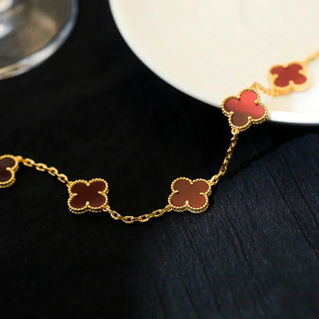[Dawnora Jewelry] CLOVER 5 MOTIF RED CORNELIAN BRACELET COLLECTION