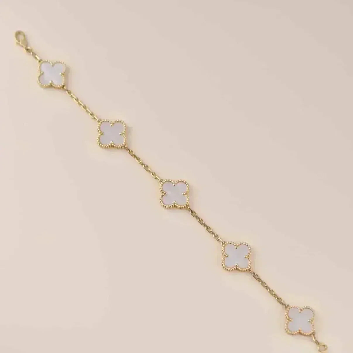 [Dawnora Jewelry]CLOVER WHITE PEARL MOP 5 MOTIF BRACELET COLLECTION