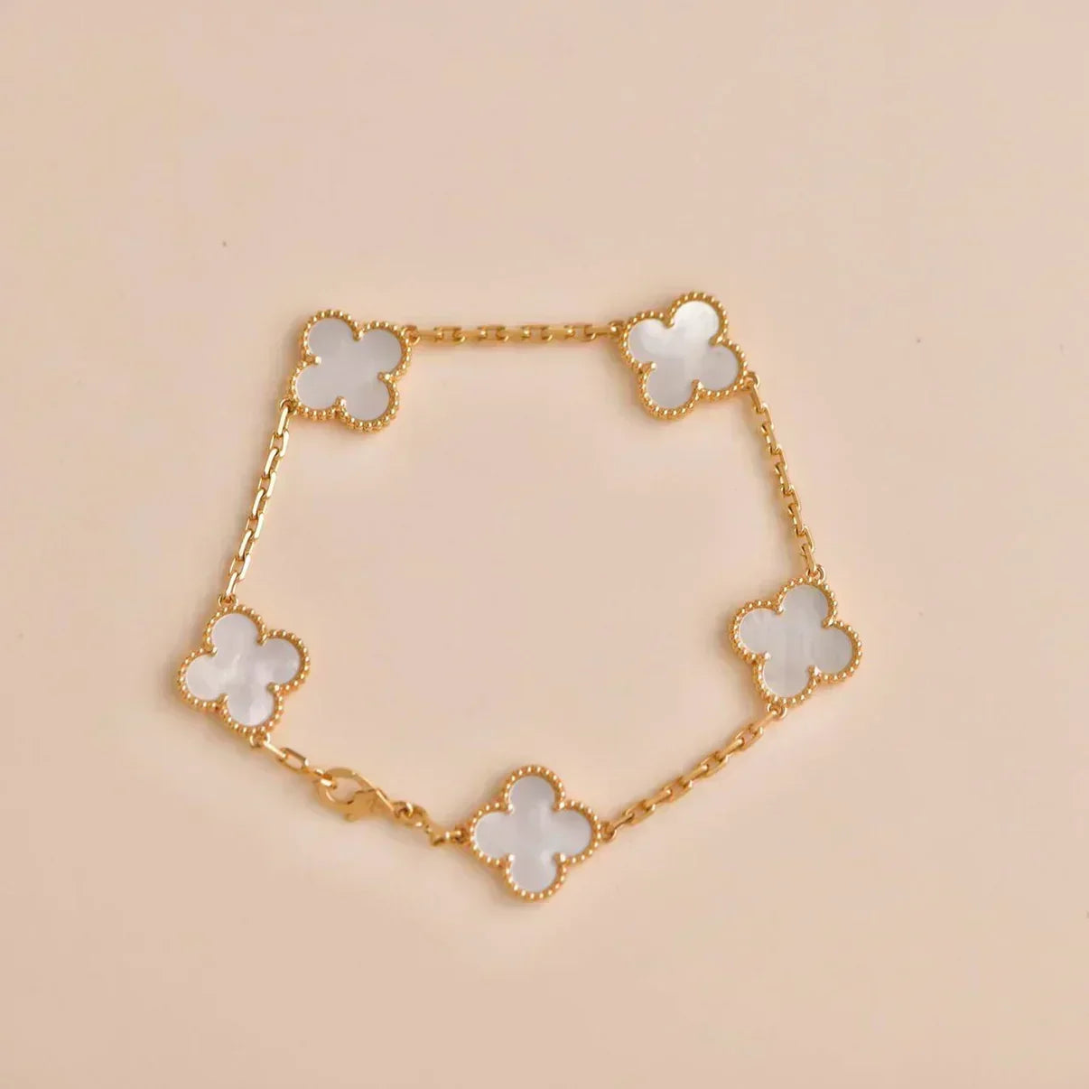 [Dawnora Jewelry]CLOVER WHITE PEARL MOP 5 MOTIF BRACELET COLLECTION