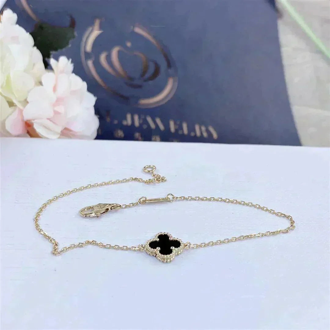 [Dawnora Jewelry]CLOVER ONYX SINGLE FLOWER BRACELET