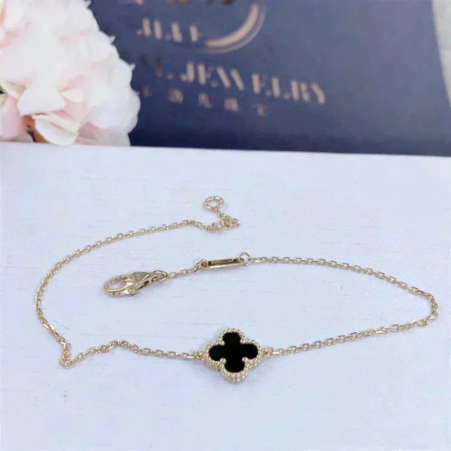 [Dawnora Jewelry]CLOVER ONYX SINGLE FLOWER BRACELET