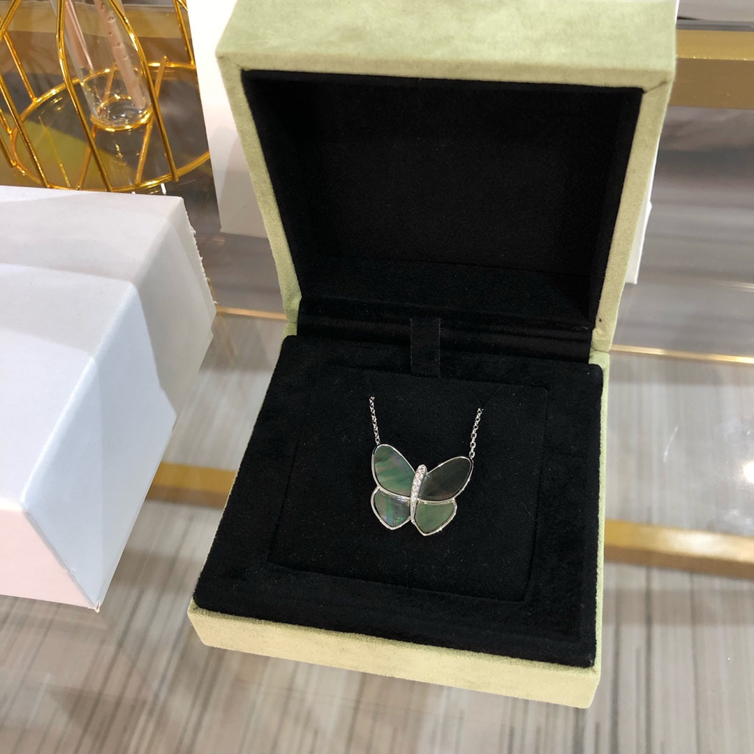 [Dawnora Jewelry]LARGE BUTTERFLY SILVER PENDANT DIAMOND NECKLACE