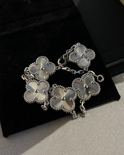 [Dawnora Jewelry] CLOVER 5 MOTIF LASER BRACELET COLLECTION