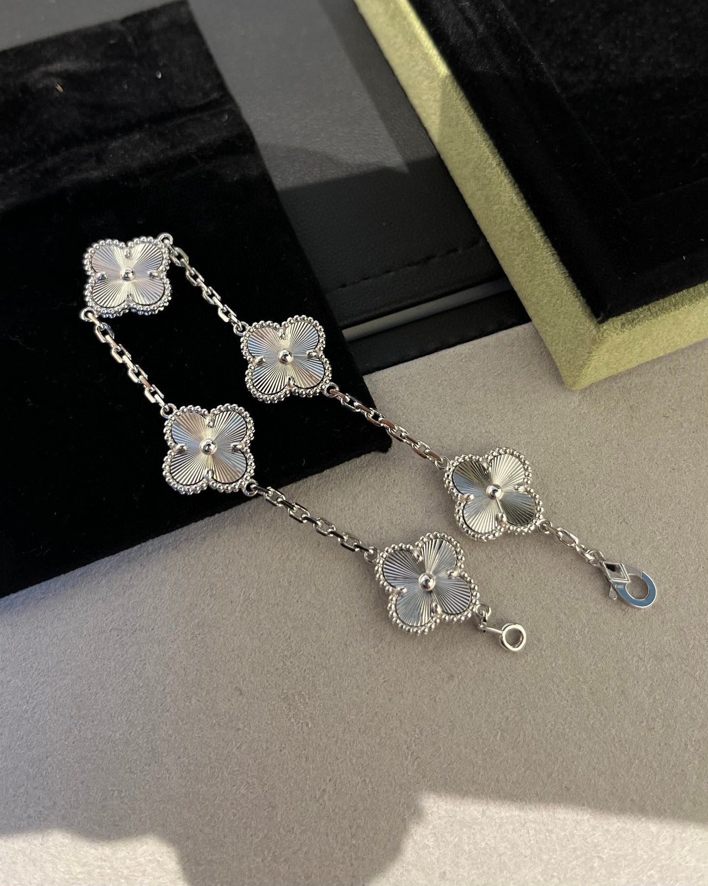 [Dawnora Jewelry] CLOVER 5 MOTIF LASER BRACELET COLLECTION